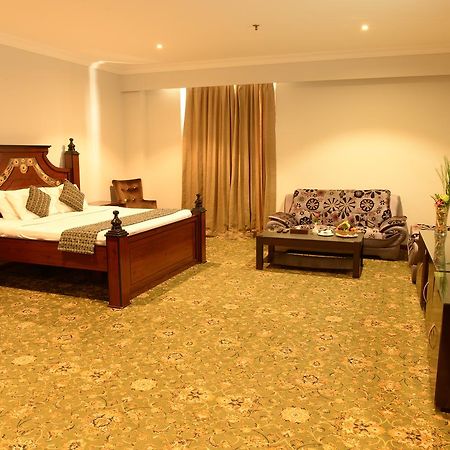Phoenicia Hotel Манама Екстериор снимка