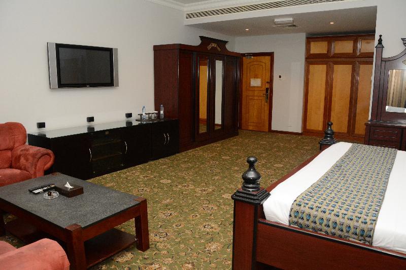 Phoenicia Hotel Манама Екстериор снимка