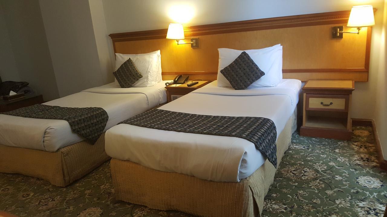 Phoenicia Hotel Манама Екстериор снимка