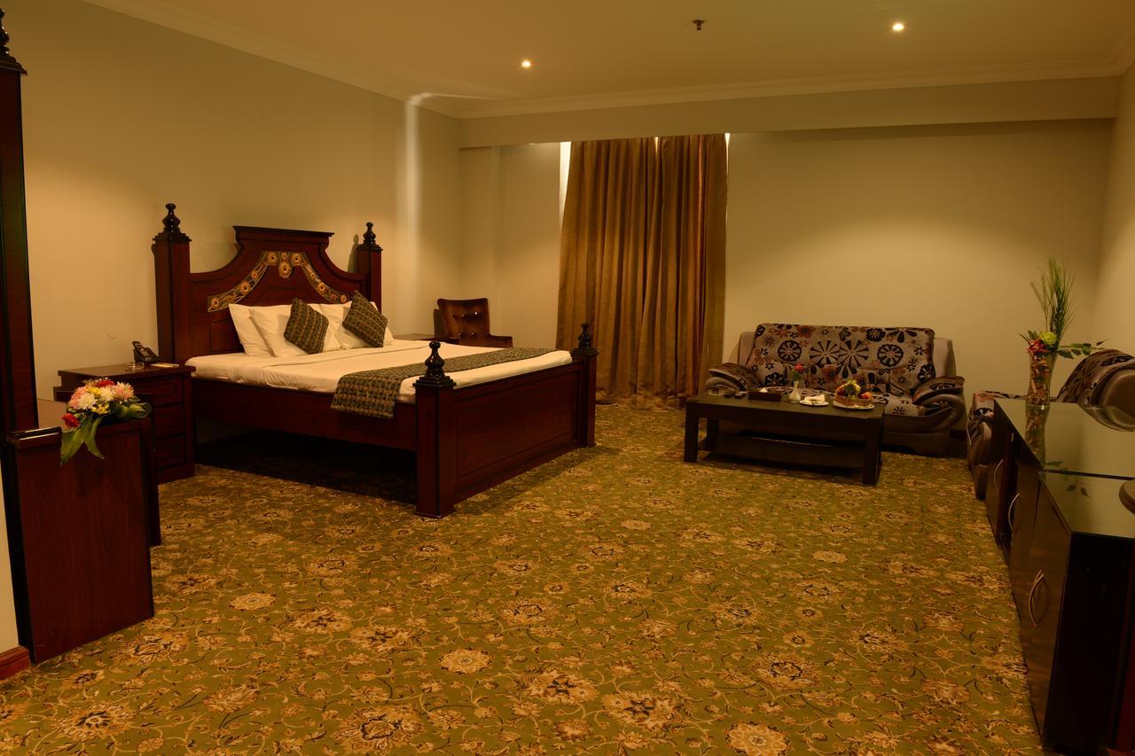 Phoenicia Hotel Манама Екстериор снимка