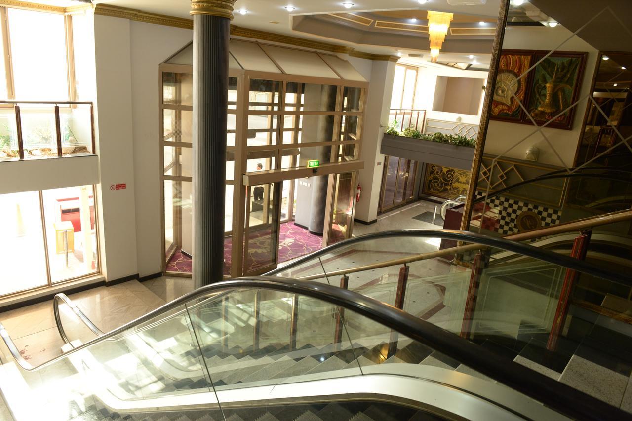 Phoenicia Hotel Манама Екстериор снимка